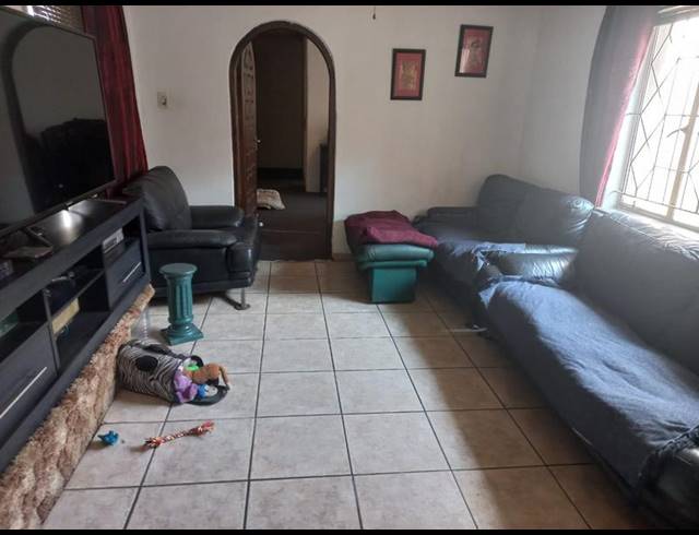 4 BEDROOM HOUSE FOR SALE IN VAN DYK PARK